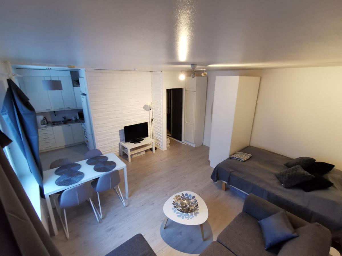 Cozy Apartment In The Center 罗瓦涅米 外观 照片